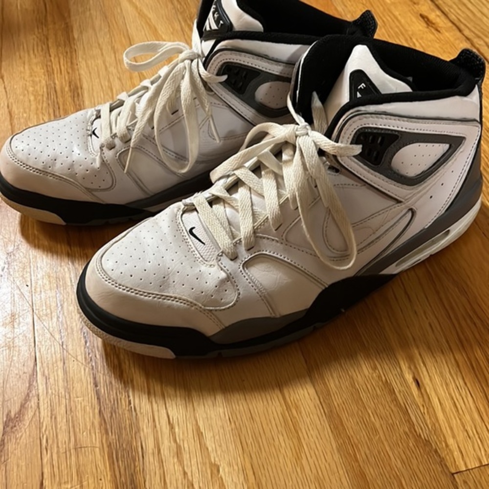 Nike Men’s Air Flights - Like New!!!